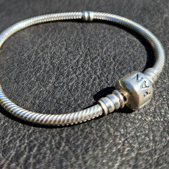 Authentic Pandora Sterling Silver Moments Snake Chain Bracelet - Picture 2 of 3